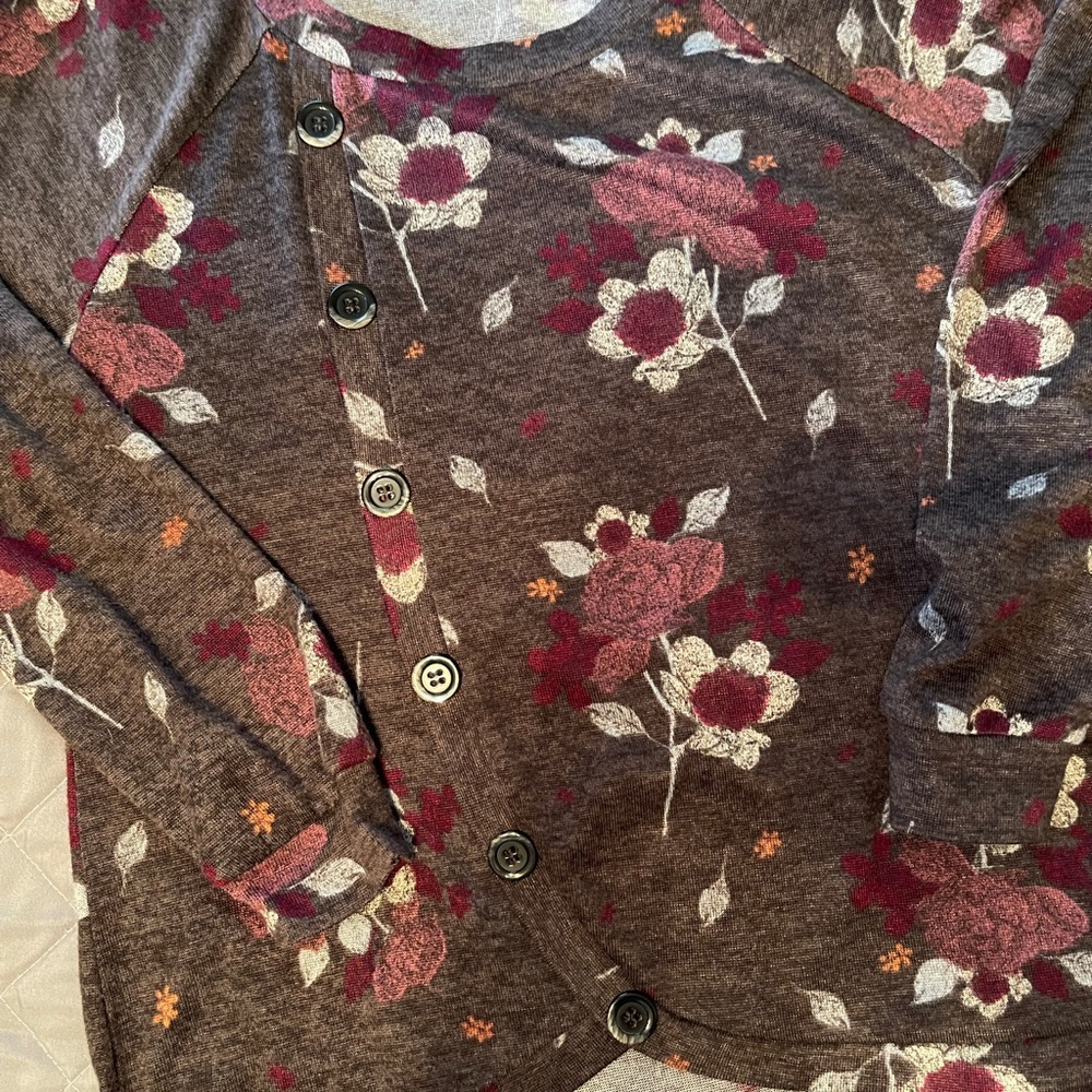 Maurice’s Button Front Lightweight Sweater Large